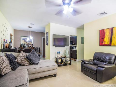 4735 E 8th Ln, Hialeah, FL 33013 photo 3