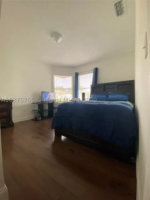 814 E Palm Run Dr, North Lauderdale, FL 33068 photo 9