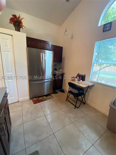 814 E Palm Run Dr, North Lauderdale, FL 33068 photo 5