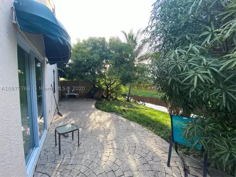 814 E Palm Run Dr, North Lauderdale, FL 33068 photo 16