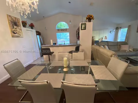 814 E Palm Run Dr, North Lauderdale, FL 33068 photo 3
