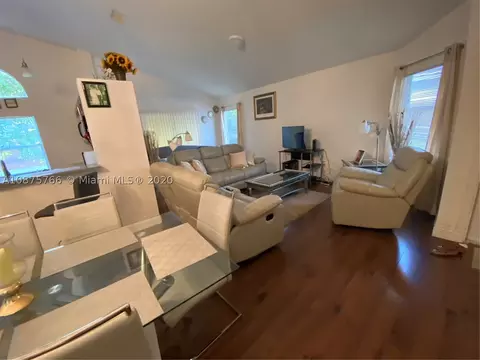 814 E Palm Run Dr, North Lauderdale, FL 33068 photo 2
