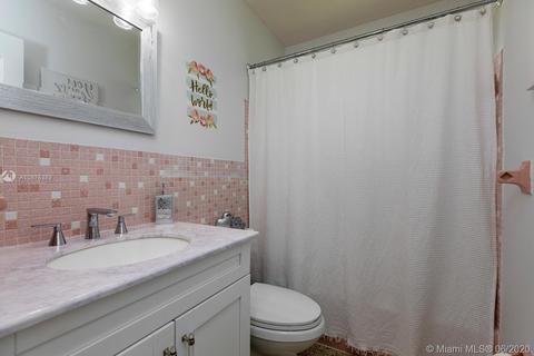 9975 NW 27th Ter, Doral, FL 33172 photo 10