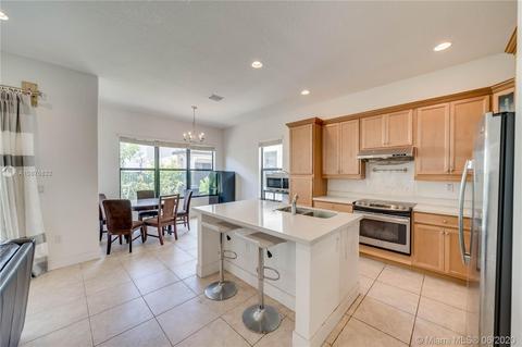 3267 W 97th Ter, Hialeah, FL 33018 photo 7