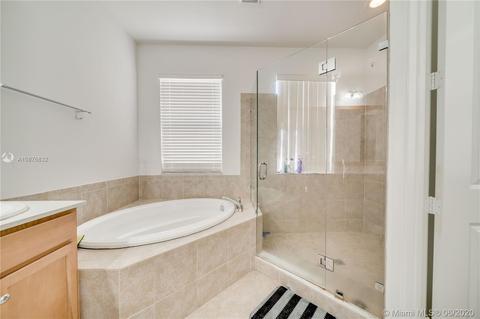 3267 W 97th Ter, Hialeah, FL 33018 photo 18