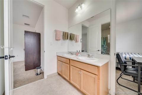 3267 W 97th Ter, Hialeah, FL 33018 photo 27