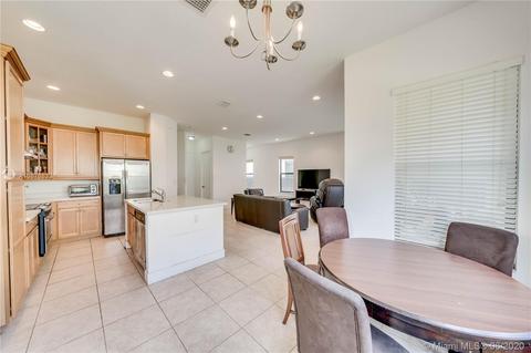 3267 W 97th Ter, Hialeah, FL 33018 photo 13