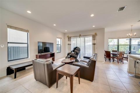 3267 W 97th Ter, Hialeah, FL 33018 photo 6