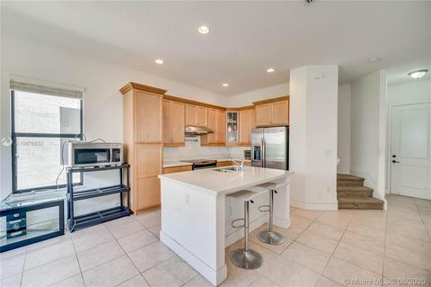 3267 W 97th Ter, Hialeah, FL 33018 photo 9