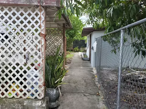 710 E 38th St, Hialeah, FL 33013 photo 10