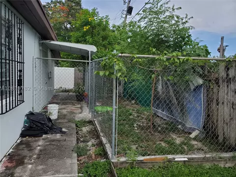 710 E 38th St, Hialeah, FL 33013 photo 8
