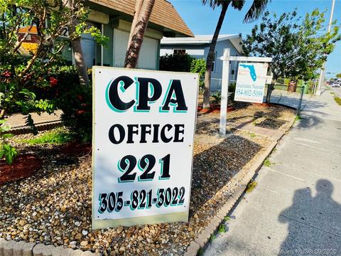 221 E 49th St, Hialeah, FL 33013 photo 3