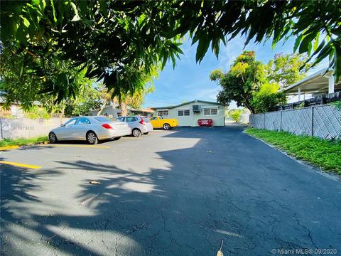 221 E 49th St, Hialeah, FL 33013 photo 5