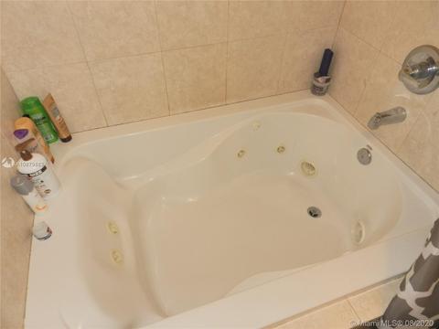7580 W 4th Ave, Hialeah, FL 33014 photo 18