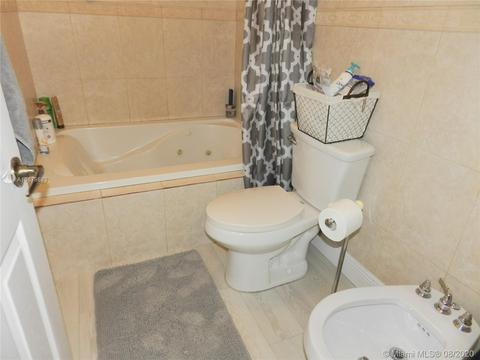 7580 W 4th Ave, Hialeah, FL 33014 photo 17