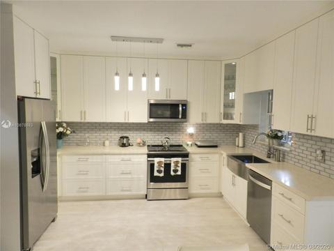 7580 W 4th Ave, Hialeah, FL 33014 photo 9
