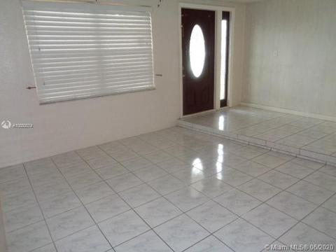 911 E 6, Hialeah, FL 33010 photo 2
