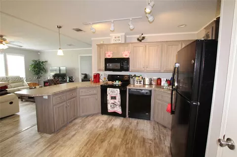 2232 SE 33rd St, Okeechobee, FL 34974 photo 4