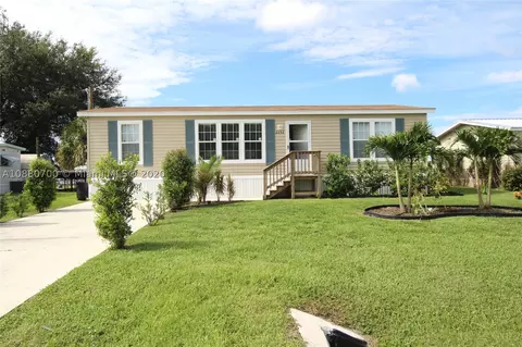 2232 SE 33rd St, Okeechobee, FL 34974 photo 2