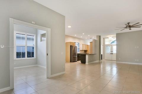 117 Hampton Cir, Jupiter, FL 33458 photo 9