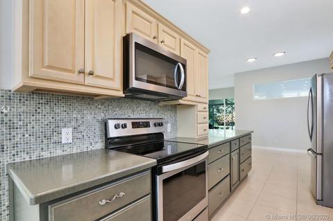 117 Hampton Cir, Jupiter, FL 33458 photo 12