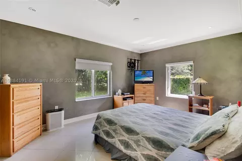 5751 Devonshire Blvd, Miami, FL 33155 photo 9