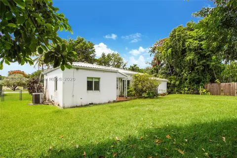 5751 Devonshire Blvd, Miami, FL 33155 photo 2