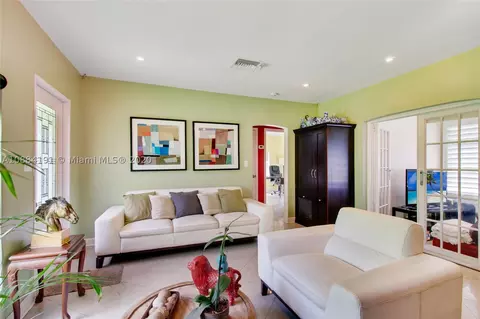 5751 Devonshire Blvd, Miami, FL 33155 photo 5