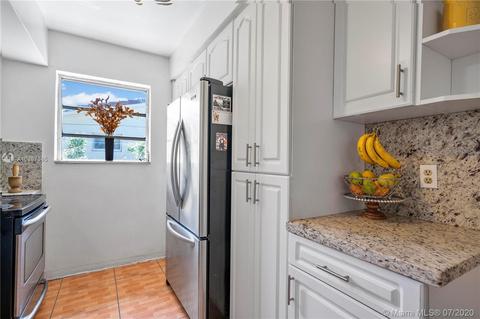 450 NW 89th St, El Portal, FL 33150 photo 10