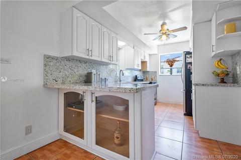 450 NW 89th St, El Portal, FL 33150 photo 7