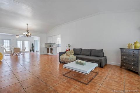 450 NW 89th St, El Portal, FL 33150 photo 4