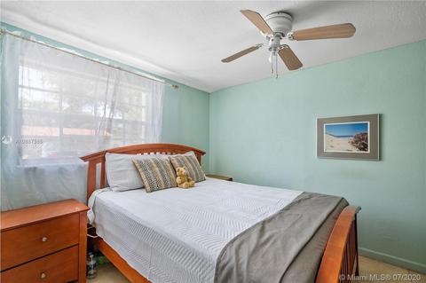 450 NW 89th St, El Portal, FL 33150 photo 16