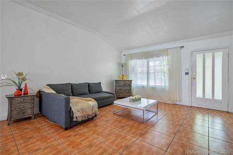 450 NW 89th St, El Portal, FL 33150 photo 5