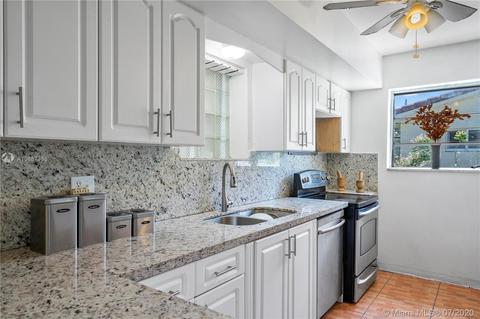 450 NW 89th St, El Portal, FL 33150 photo 8