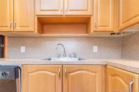 525 De Leon Dr, Miami Springs, FL 33166 photo 13
