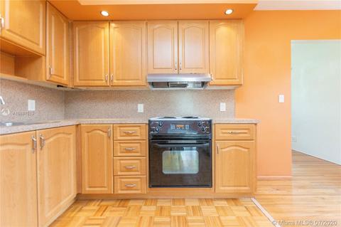 525 De Leon Dr, Miami Springs, FL 33166 photo 12