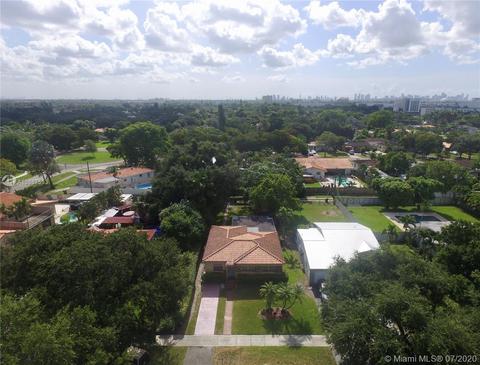 525 De Leon Dr, Miami Springs, FL 33166 photo 2