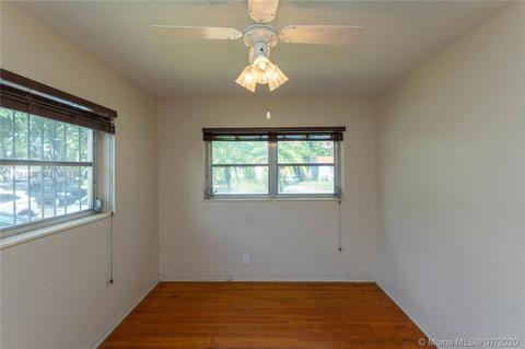 525 De Leon Dr, Miami Springs, FL 33166 photo 21