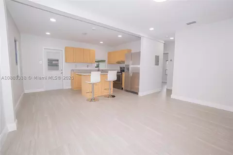 771 SE 6th Pl, Hialeah, FL 33010 photo 3