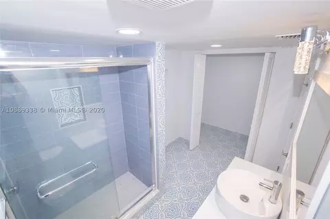 771 SE 6th Pl, Hialeah, FL 33010 photo 6