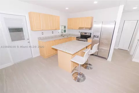 771 SE 6th Pl, Hialeah, FL 33010 photo 2
