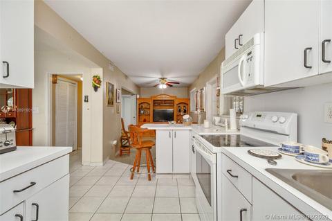 1530 E 6th Ct, Hialeah, FL 33010 photo 14