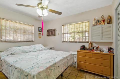 1530 E 6th Ct, Hialeah, FL 33010 photo 16