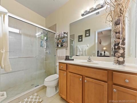 8863 W 35th Ct, Hialeah, FL 33018 photo 29