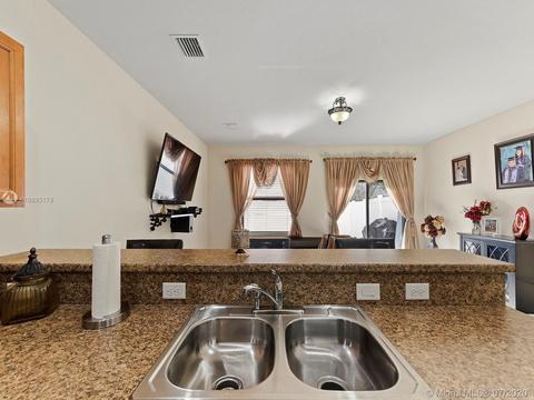 8863 W 35th Ct, Hialeah, FL 33018 photo 14