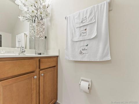 8863 W 35th Ct, Hialeah, FL 33018 photo 24