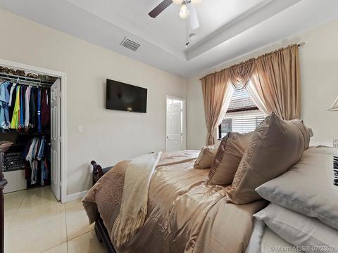 8863 W 35th Ct, Hialeah, FL 33018 photo 27