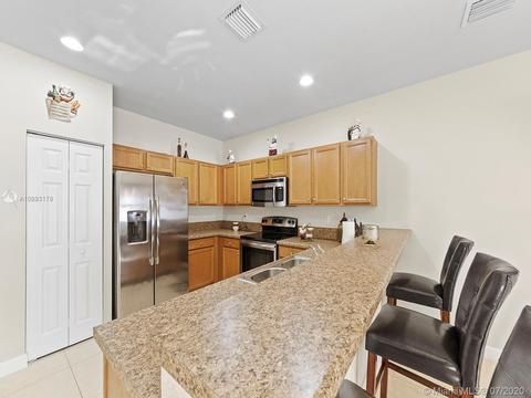 8863 W 35th Ct, Hialeah, FL 33018 photo 11