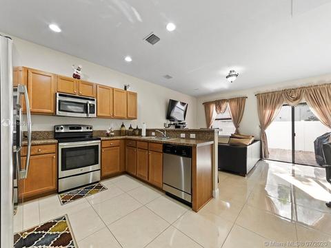8863 W 35th Ct, Hialeah, FL 33018 photo 9