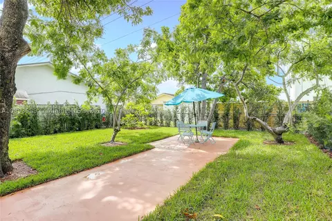 812 E 29th St, Hialeah, FL 33013 photo 27